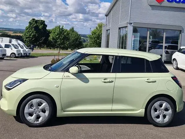 Gebraucht Suzuki Swift Comfort 83 PS (61 kW) 2025 Cool yellow Kleinwagen