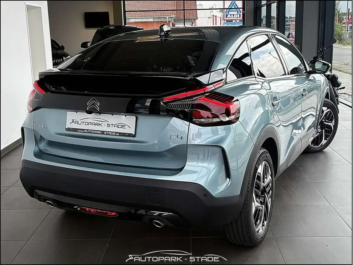 Gebraucht Citroën C4 Shine 131 PS (96 kW) 2023 Blau SUV