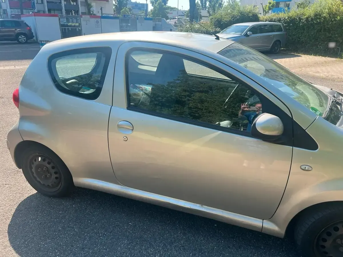Gebraucht Toyota Aygo 68 PS (50 kW) 2007 Grau Kleinwagen