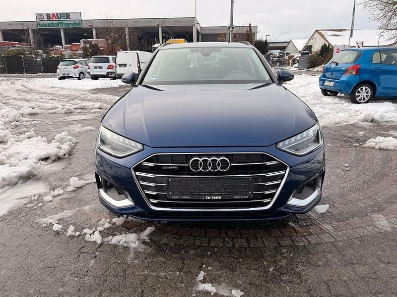 Gebraucht Audi A4 Sport 204 PS (150 kW) 2022 Navarrablau Kombi