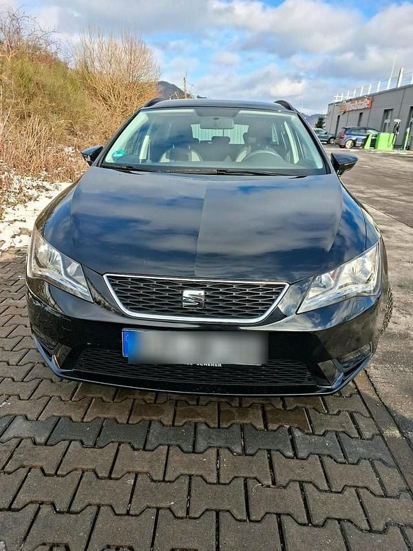 Schwarz Gebraucht 2015 Seat Leon ST Kombi | 5.900 € (Superpreis) - Bild 1/4