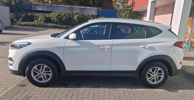 Weiß Gebraucht 2017 Hyundai Tucson SUV | 14.500 € (Fairer Preis) - Bild 1/4