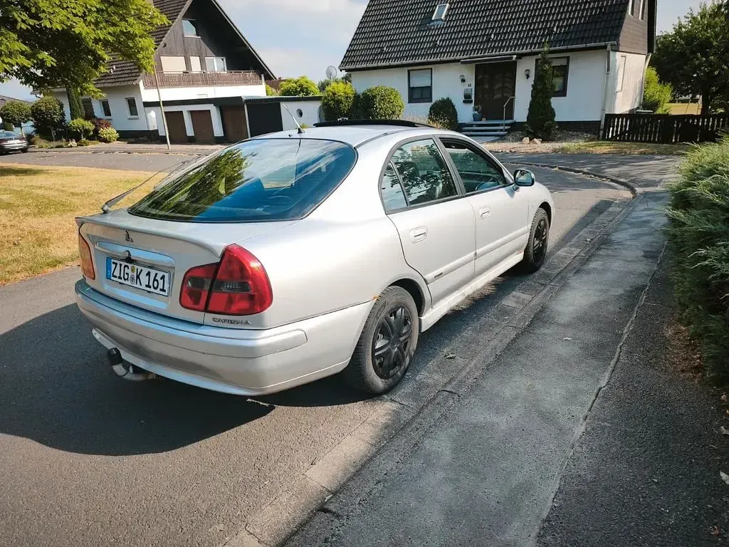 Gebraucht Mitsubishi Carisma 125 PS (91 kW) 2004 Silber Limousine