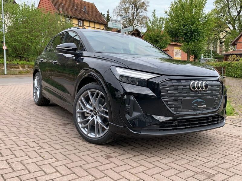 Gebraucht Audi Q4 e-tron S-Line 150 kW (204 PS) 2024 Schwarz SUV