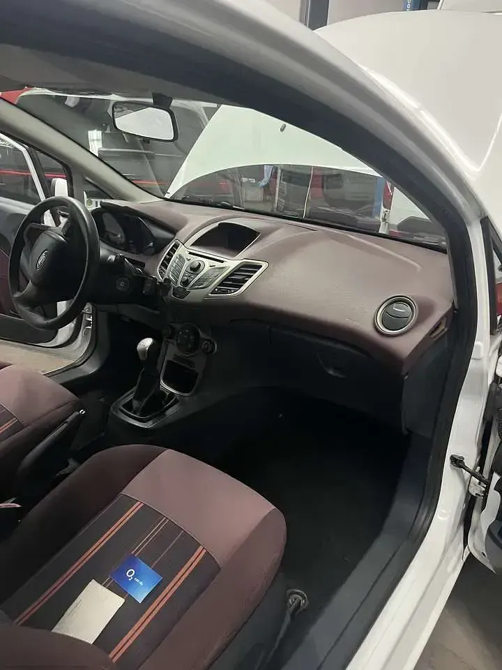 Gebraucht Ford Fiesta Sport 82 PS (60 kW) 2009 Weiß Coupé