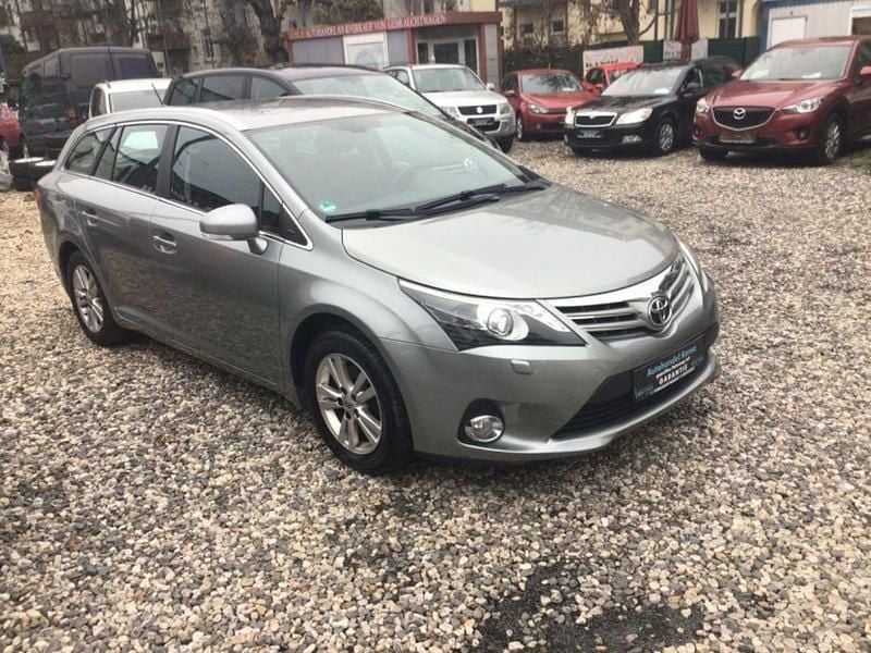 Gebraucht Toyota Avensis Life 147 PS (108 kW) 2012 Grau Kombi