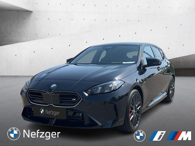 Neu BMW M135 Performance 300 PS (220 kW) 2025 Schwarz Kleinwagen