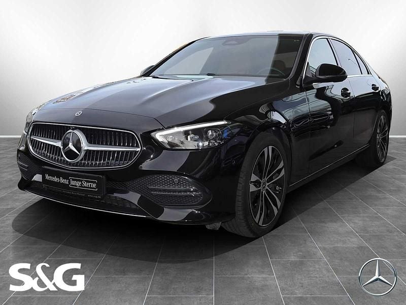 Metalliclack obsidianschwarz Gebraucht 2024 Mercedes C200 Avantgarde Limousine | 42.480 € (Fairer Preis) - Bild 1/4