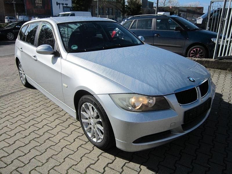 Gebraucht BMW 320 150 PS (110 kW) 2007 Silber Kombi