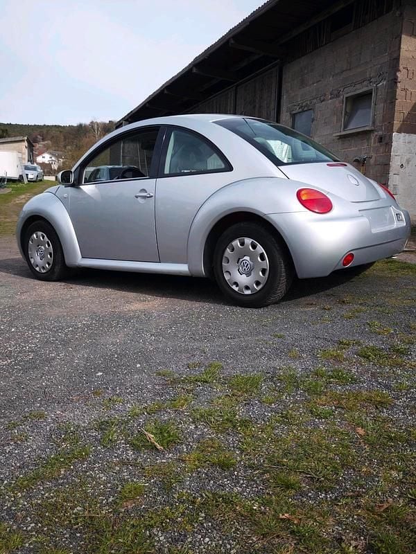 Gebraucht VW New Beetle 75 PS (55 kW) 2001 Silber Kleinwagen