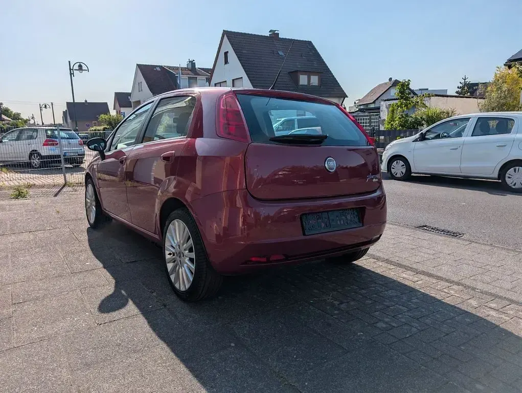Gebraucht Fiat Grande Punto 77 PS (56 kW) 2010 Rot Kleinwagen