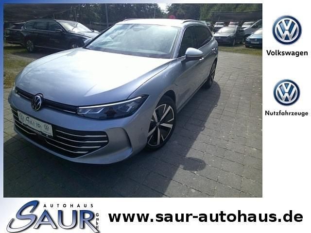 Oyster silver metallic (metallic) Gebraucht 2024 VW Passat Business Kombi | 38.490 € (Superpreis) - Bild 1/4