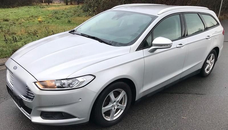 Grau Gebraucht 2015 Ford Mondeo Kombi | 4.900 € (Teuer) - Bild 1/4