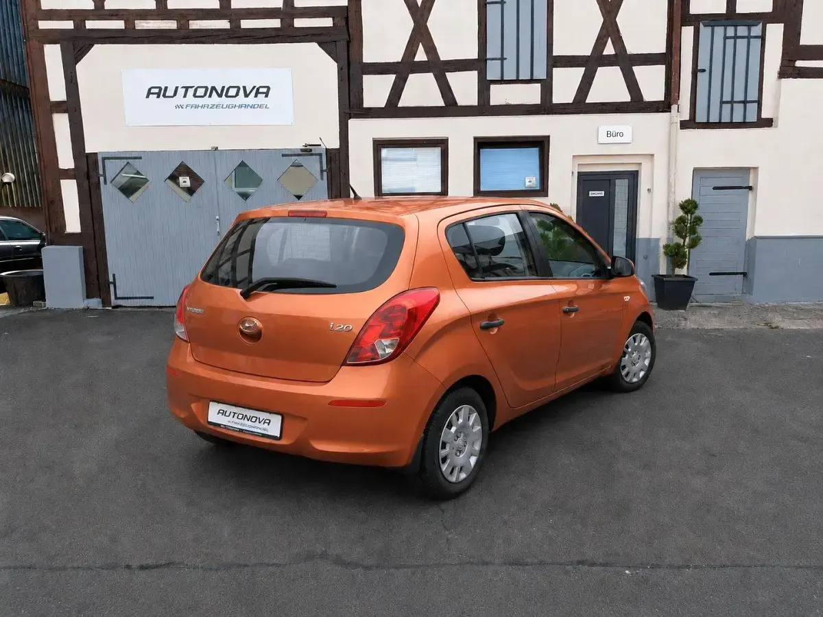 Gebraucht Hyundai i20 86 PS (63 kW) 2015 Kleinwagen