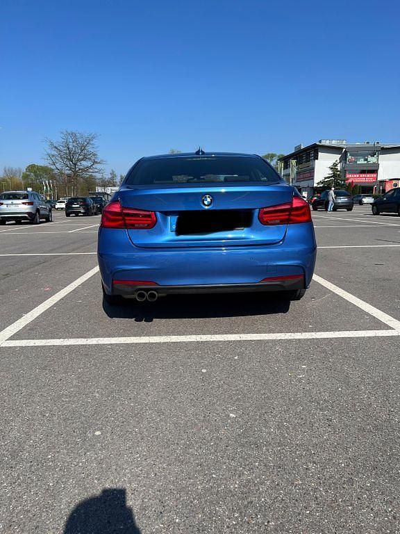 Gebraucht BMW 330e M Sport 252 PS (185 kW) 2016 Blau Limousine