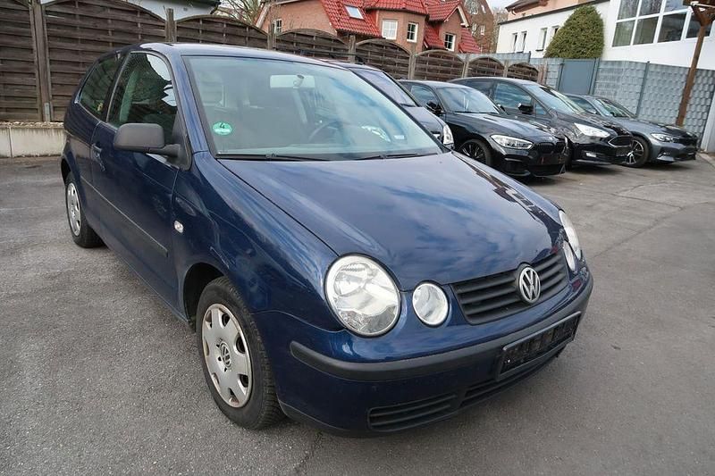 Second-hand VW Polo Trendline 64 CP (47 kW) 2003 Albastru Hatchback