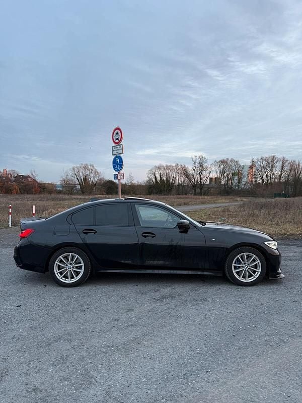 Gebraucht BMW 330 Performance 265 PS (194 kW) 2019 Schwarz Limousine