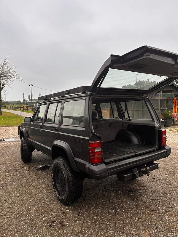 Gebraucht Jeep Cherokee 184 PS (135 kW) 1992 Schwarz SUV