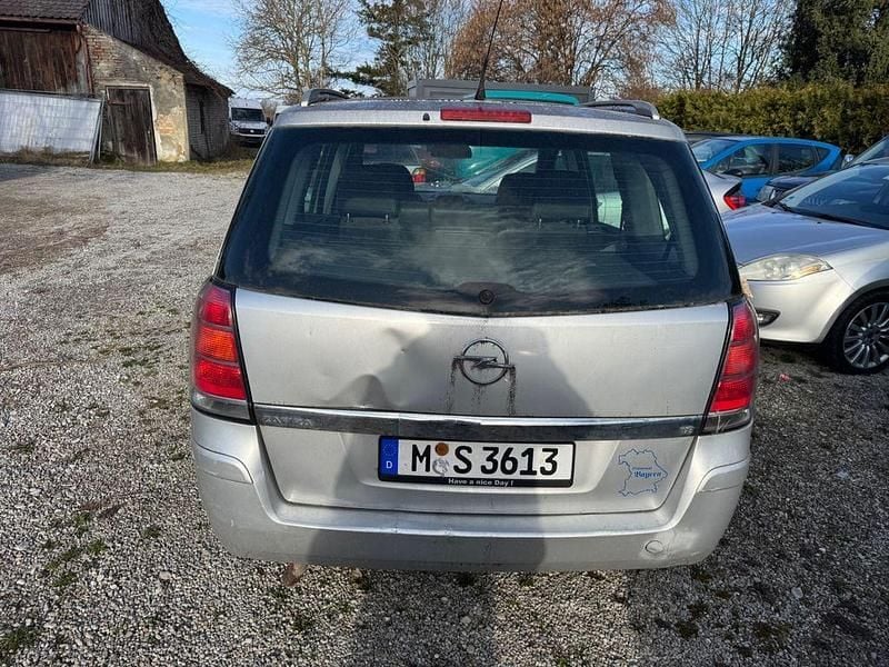 Gebraucht Opel Zafira Cosmo 140 PS (102 kW) 2006 Silber Van / Kleinbus