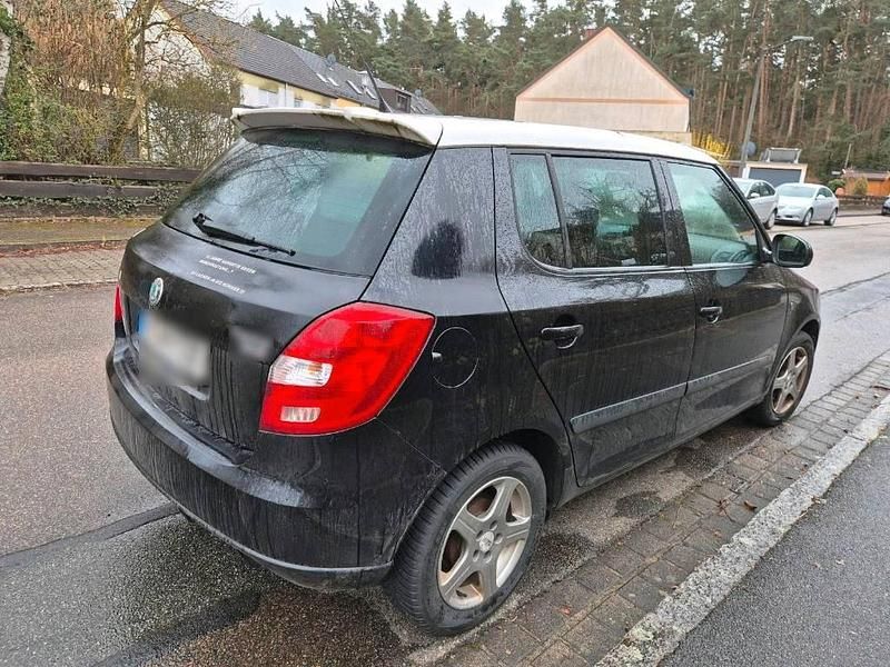 Gebraucht Skoda Fabia 69 PS (50 kW) 2010 Schwarz Limousine