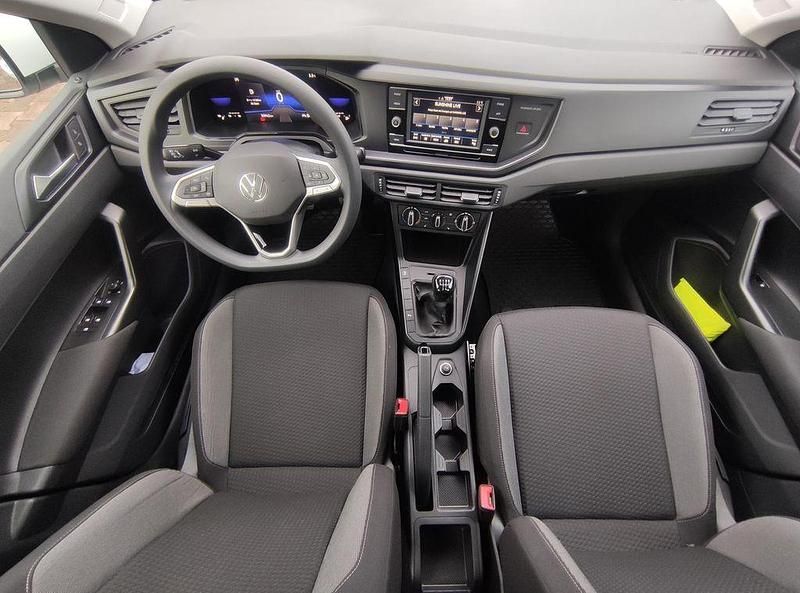 Gebraucht VW Polo Basis 80 PS (58 kW) 2022 Pure white Limousine