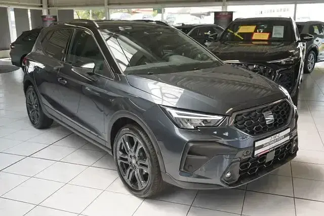 Neu Seat Arona FR 116 PS (85 kW) 2026 Grau SUV