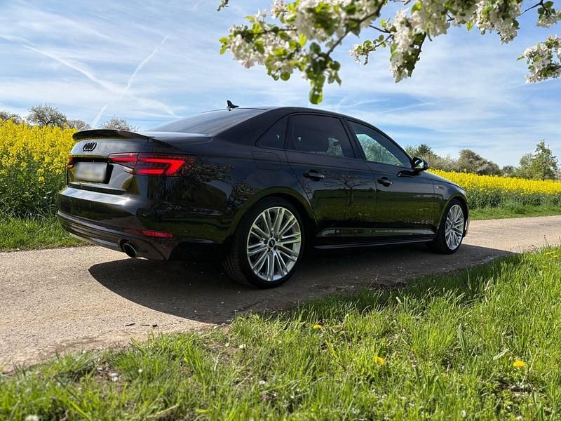 Gebraucht Audi A4 Sport 190 PS (139 kW) 2018 Schwarz Limousine