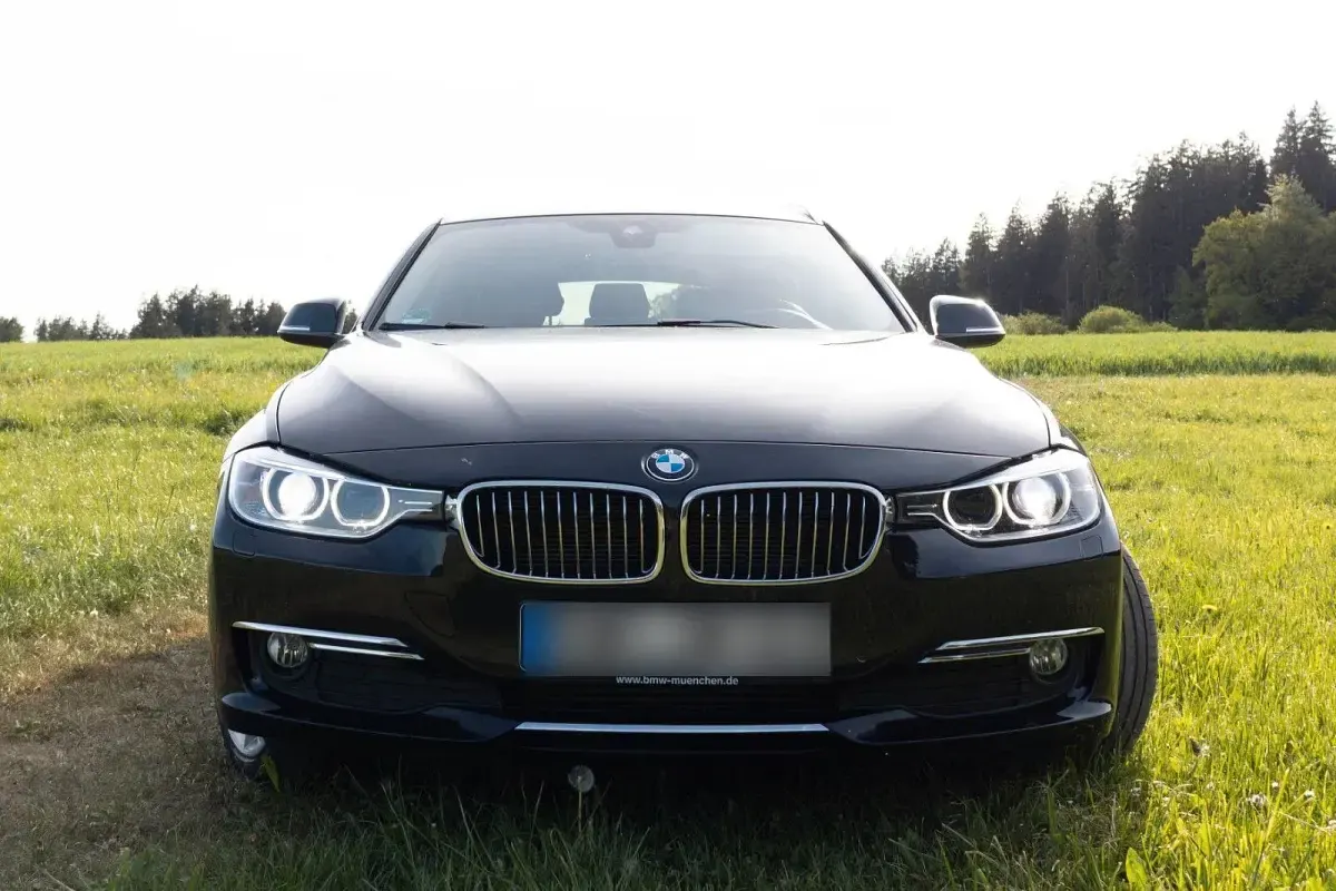 Gebraucht BMW 320 Luxury Line 184 PS (135 kW) 2014 Schwarz Kombi