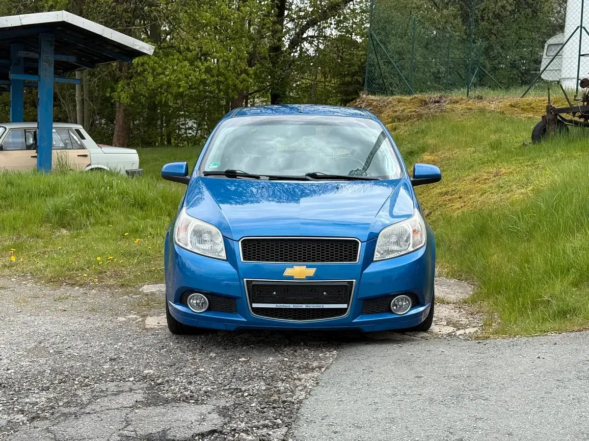 Gebraucht Chevrolet Aveo 102 PS (75 kW) 2011 Blau Kleinwagen
