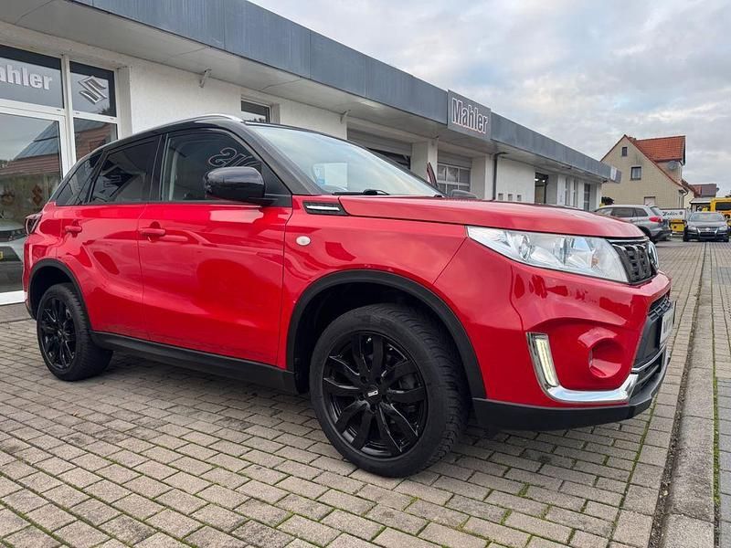 Rot Gebraucht 2019 Suzuki Vitara Comfort SUV | 15.899 € (Fairer Preis) - Bild 1/4