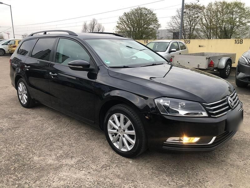 Gebraucht VW Passat 122 PS (89 kW) 2012 Schwarz Kombi