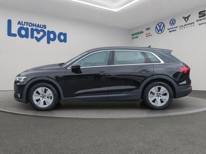 Gebraucht Audi e-tron Basis 230 kW (313 PS) 2022 Schwarz SUV