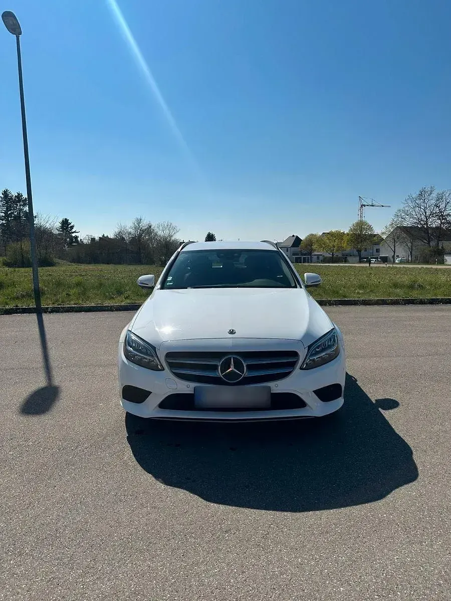Gebraucht Mercedes C200 163 PS (119 kW) 2021 Weiß Limousine