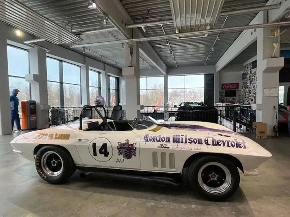 Second-hand Corvette C2 426 CP (313 kW) 1966 Alb Coupe