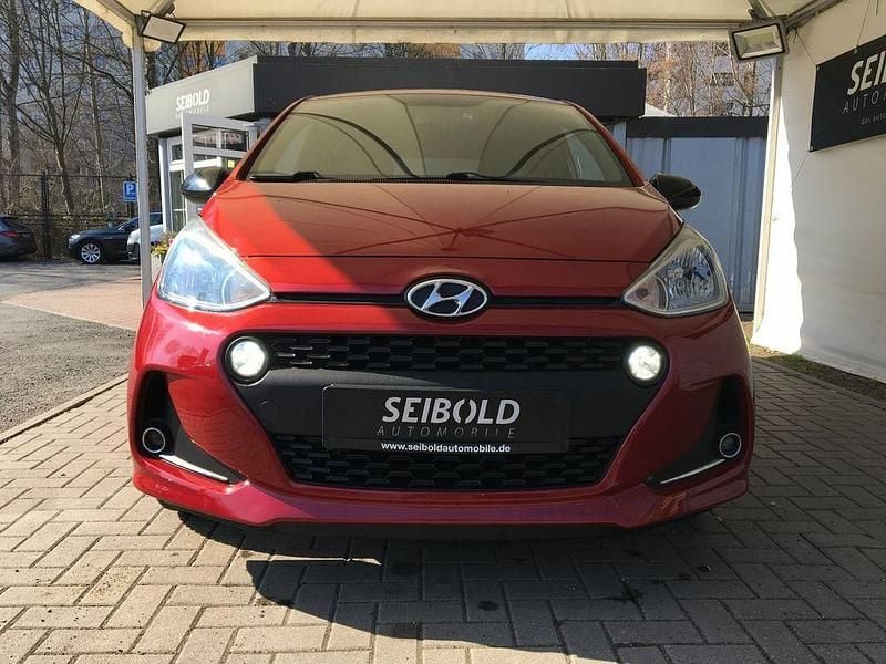 Gebraucht Hyundai i10 Passion Plus 81 PS (59 kW) 2019 Rot Kleinwagen