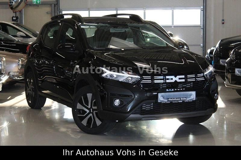 Neu Dacia Sandero Expression 91 PS (66 kW) 2025 Schwarz SUV