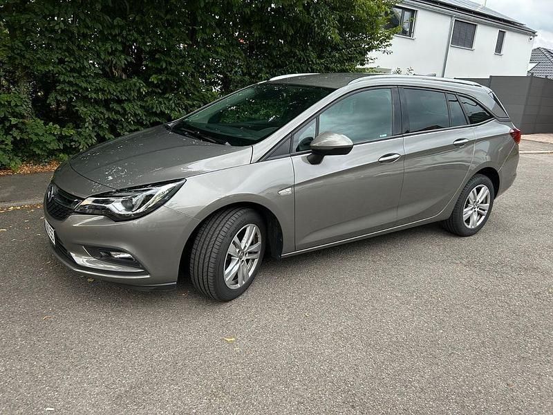Grau Gebraucht 2017 Opel Astra Active Kombi | 10.500 € (Guter Preis) - Bild 1/4