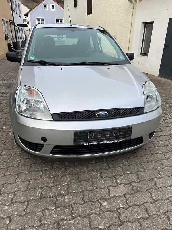 Gebraucht Ford Fiesta 60 PS (44 kW) 2004 Grau Kleinwagen