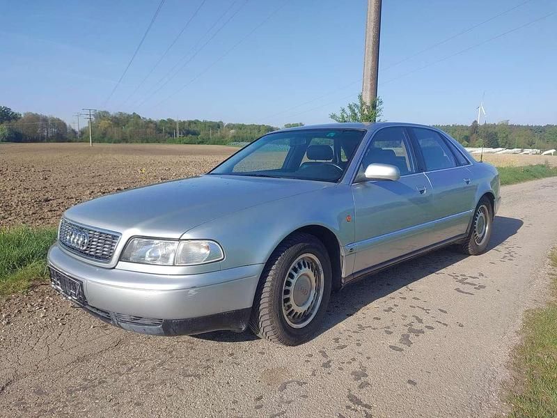 Blau Gebraucht 1995 Audi A8 Limousine | 5.400 € - Bild 1/4
