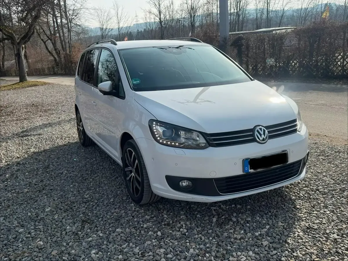 Gebraucht VW Touran 140 PS (102 kW) 2013 Weiß Van / Kleinbus