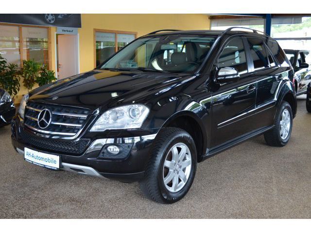 Schwarz Gebraucht 2010 Mercedes ML350 SUV | 18.880 € - Bild 1/1