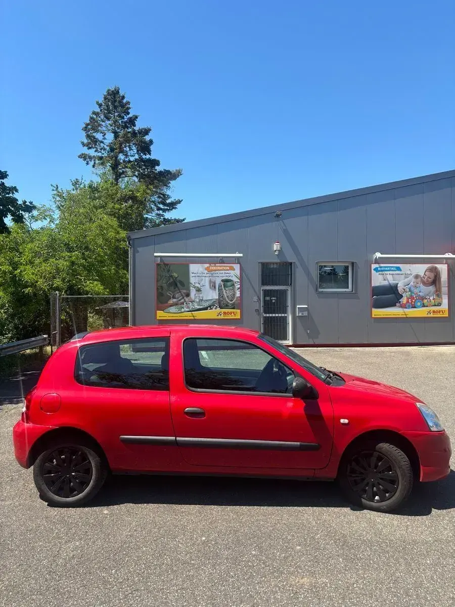 Gebraucht Renault Clio II 58 PS (42 kW) 2009 Rot Limousine