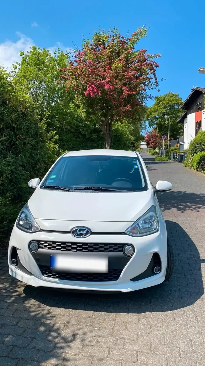 Gebraucht Hyundai i10 49 PS (36 kW) 2017 Weiß Kleinwagen