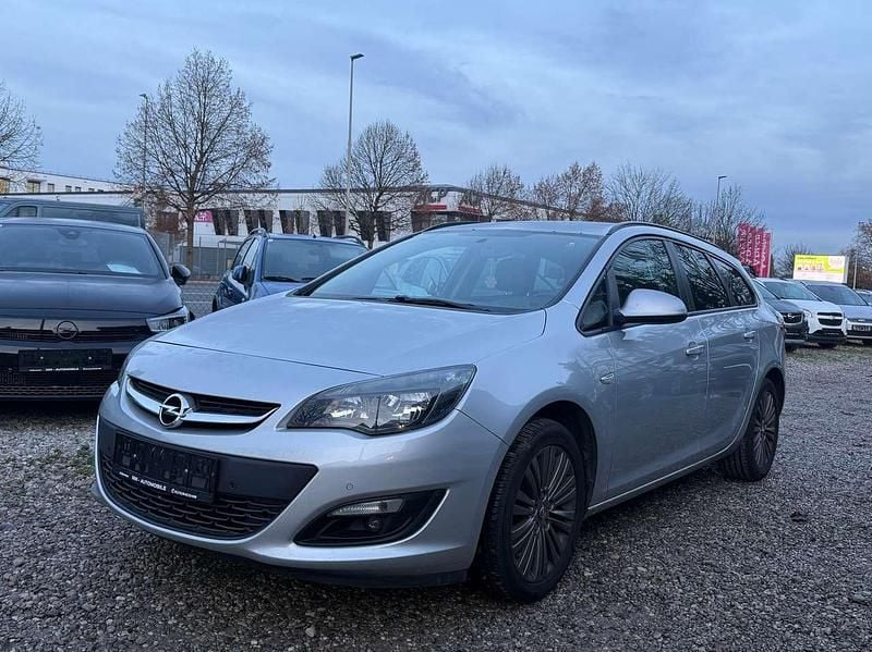 Argon silber/ice silver (m2) Gebraucht 2014 Opel Astra Edition Kombi | 2.200 € (Superpreis) - Bild 1/4