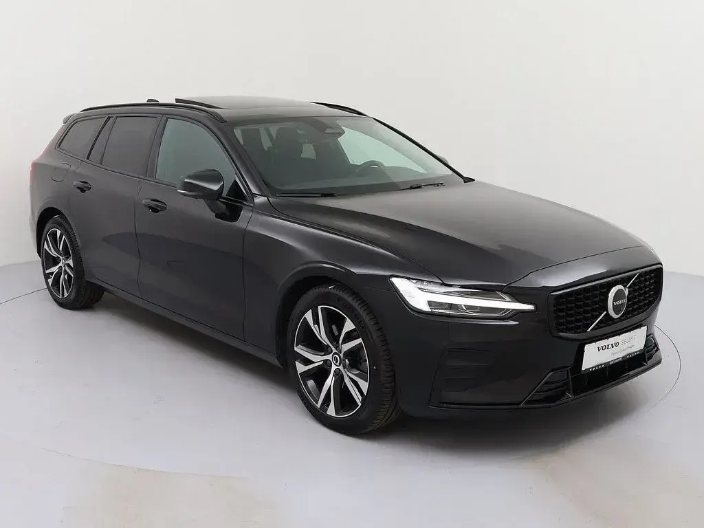 Gebraucht Volvo V60 Plus 197 PS (144 kW) 2025 Schwarz Kombi