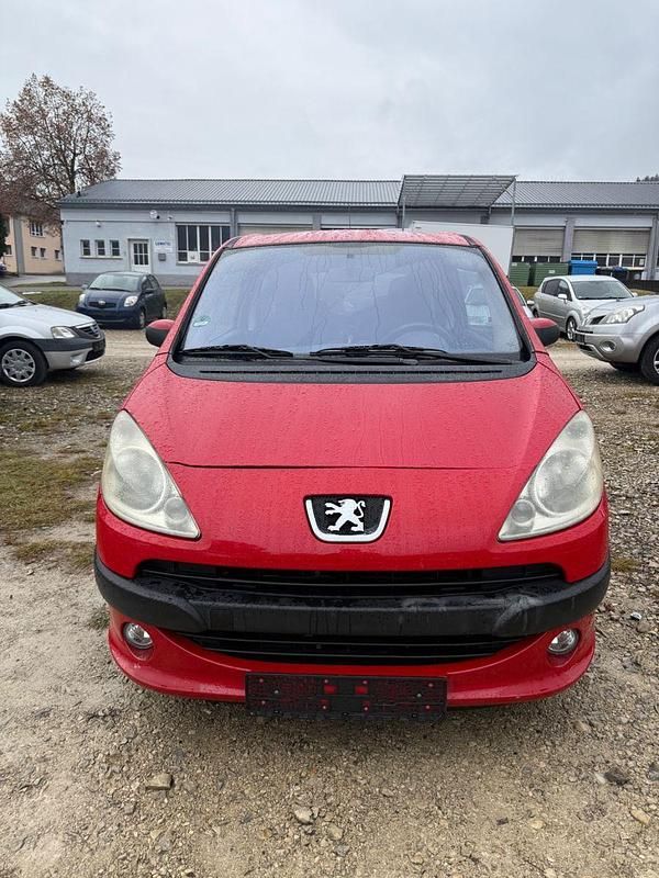 Gebraucht Peugeot 1007 Premium 73 PS (53 kW) 2006 Rot Van / Kleinbus