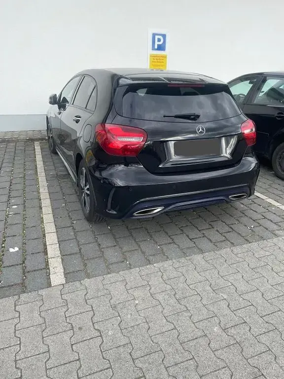 Gebraucht Mercedes A200 Edition 136 PS (100 kW) 2017 Schwarz Kleinwagen