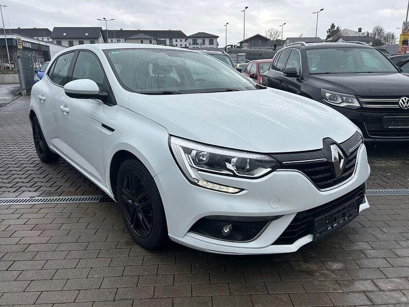Gebraucht Renault Mégane IV 116 PS (85 kW) 2020 Weiß Limousine