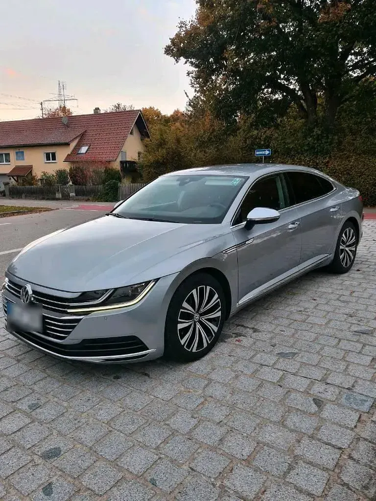 Usata VW Arteon 150 CV (110 kW) 2017 Grigio Utilitaria