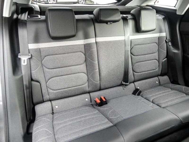 Gebraucht Citroën e-C4 100 kW (136 PS) 2023 Lackierung platiniumgrau/typ Limousine